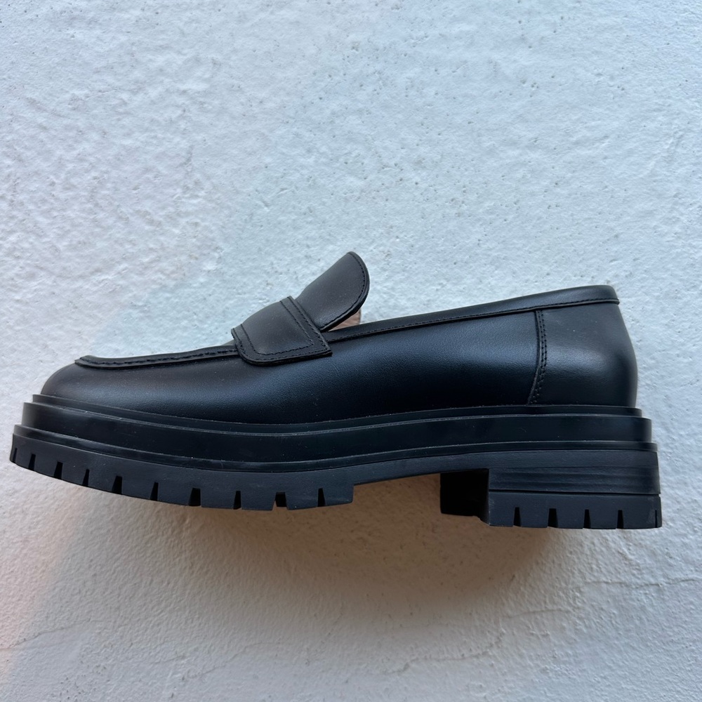 Brand new Gianvito Rossi Black Leather Loafer